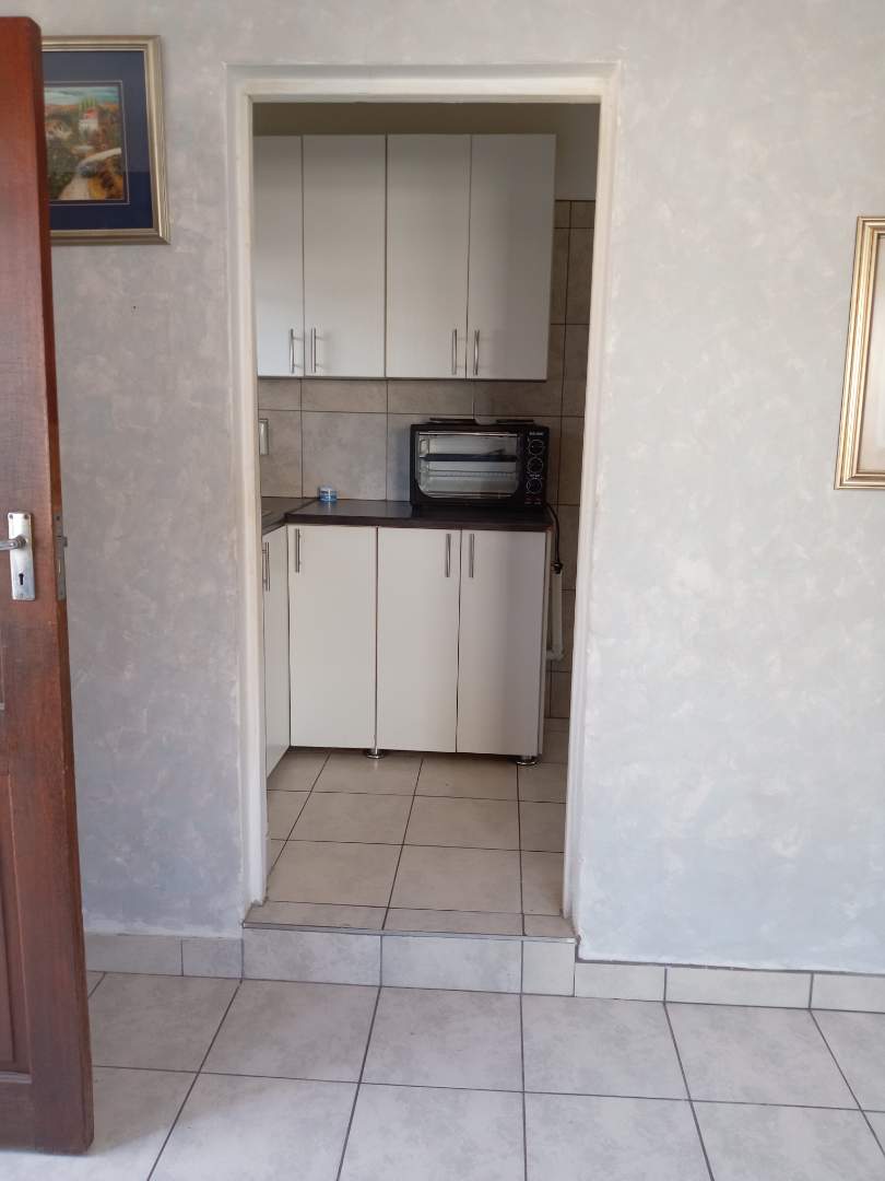 To Let 1 Bedroom Property for Rent in Sydenham Gauteng