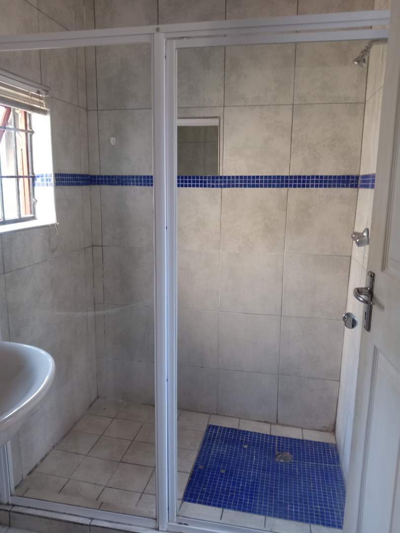 To Let 1 Bedroom Property for Rent in Sydenham Gauteng