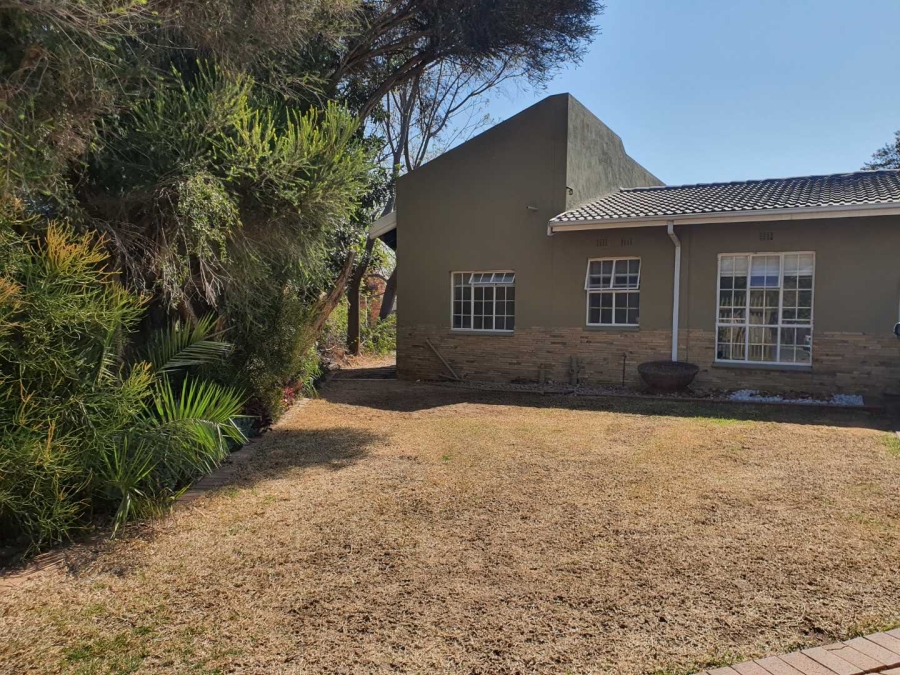 3 Bedroom Property for Sale in Brackendowns Gauteng