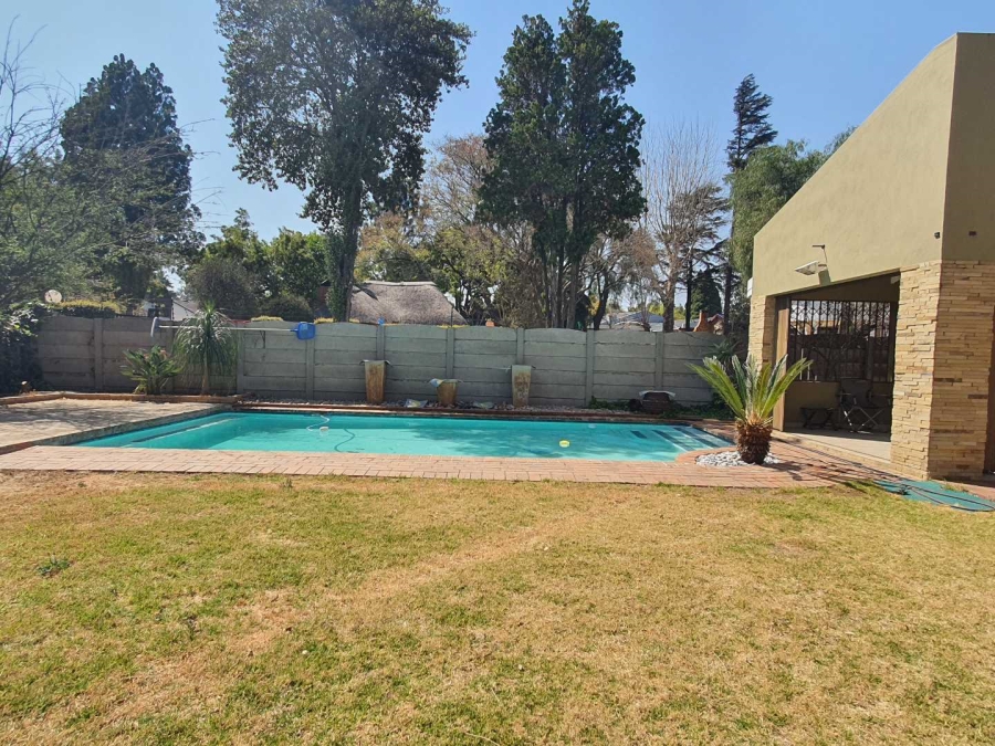 3 Bedroom Property for Sale in Brackendowns Gauteng