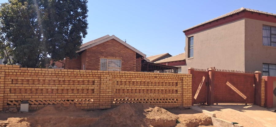 To Let 2 Bedroom Property for Rent in Soshanguve WW Gauteng