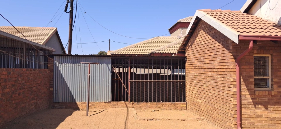 To Let 2 Bedroom Property for Rent in Soshanguve WW Gauteng