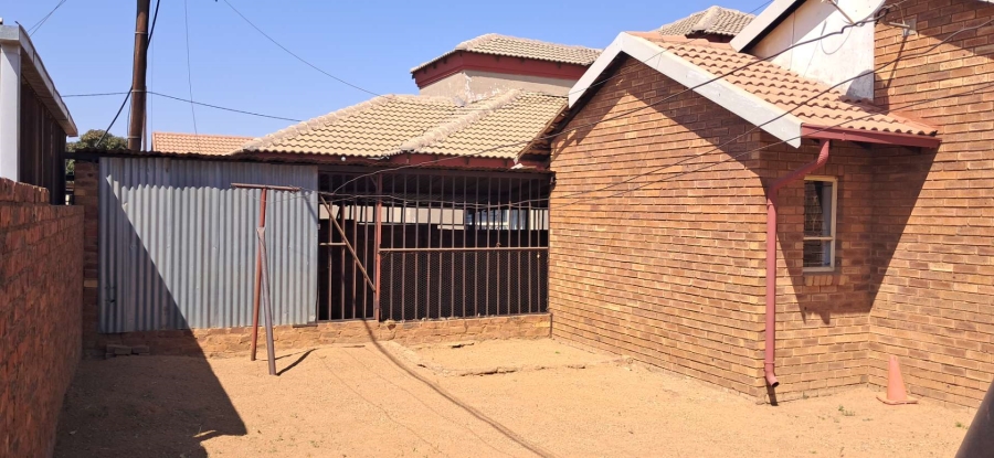 To Let 2 Bedroom Property for Rent in Soshanguve WW Gauteng