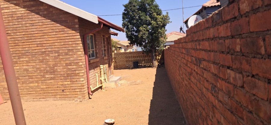 To Let 2 Bedroom Property for Rent in Soshanguve WW Gauteng