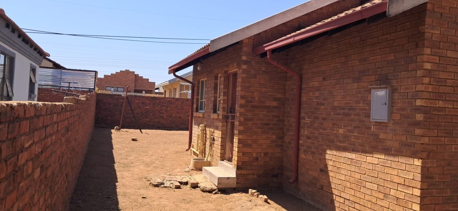 To Let 2 Bedroom Property for Rent in Soshanguve WW Gauteng