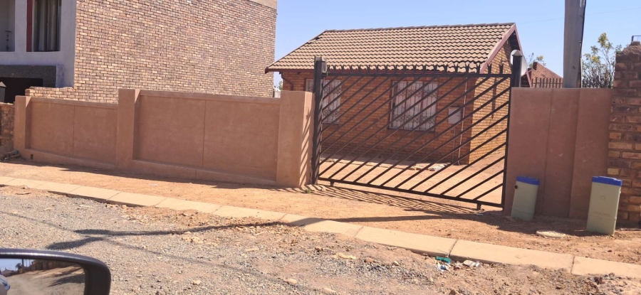 To Let 2 Bedroom Property for Rent in Soshanguve WW Gauteng