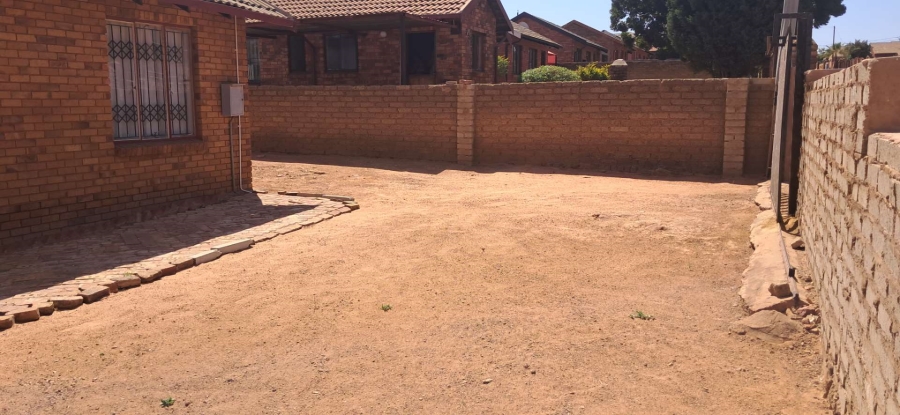 To Let 2 Bedroom Property for Rent in Soshanguve WW Gauteng