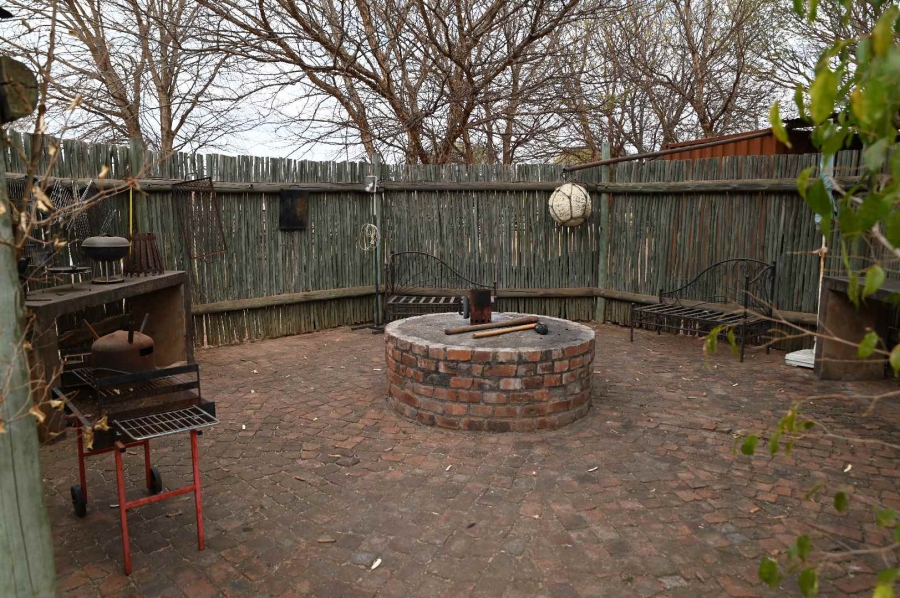 4 Bedroom Property for Sale in Kameeldrift East Gauteng