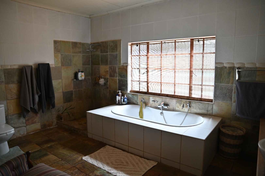 4 Bedroom Property for Sale in Kameeldrift East Gauteng