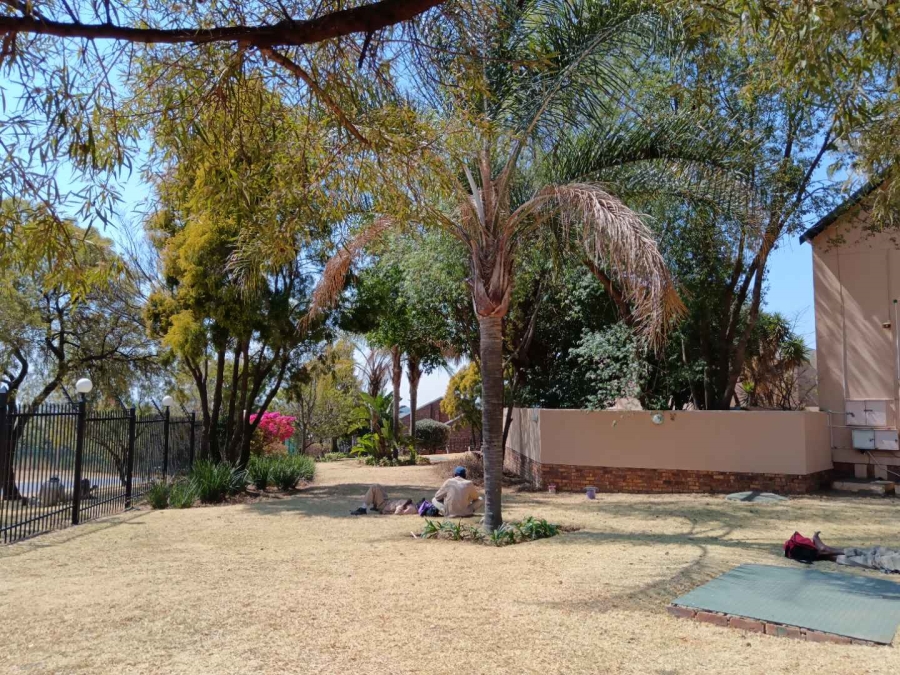 2 Bedroom Property for Sale in Moreleta Park Gauteng