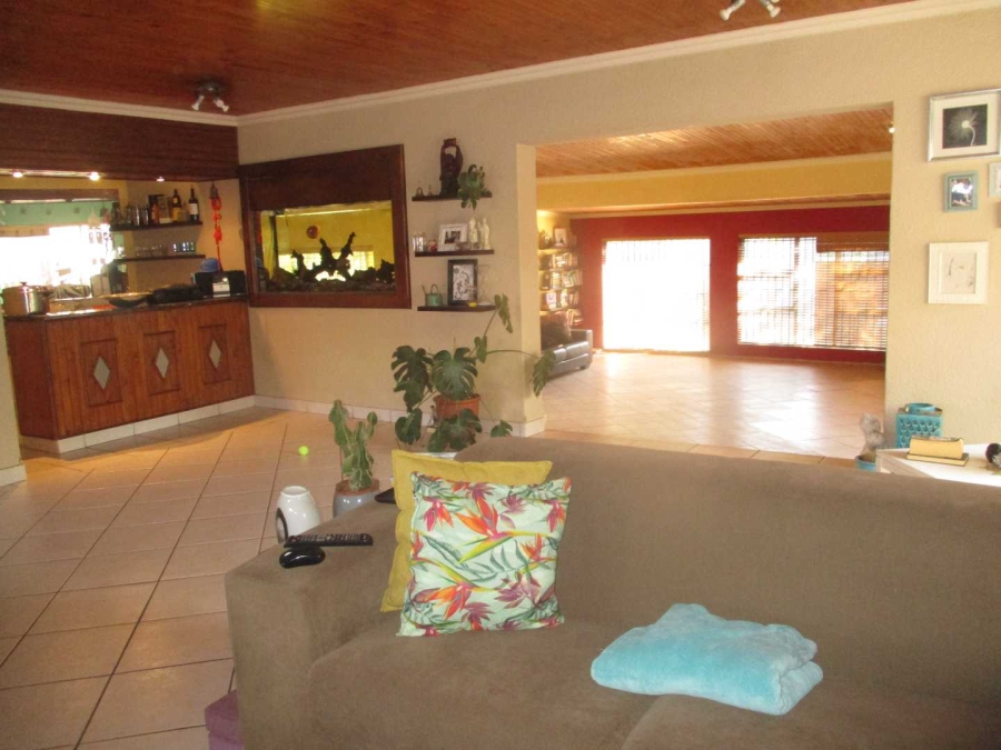 4 Bedroom Property for Sale in Oakdene Gauteng