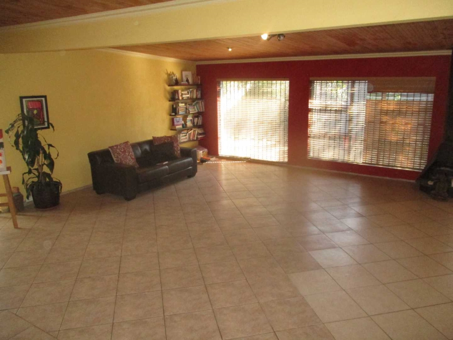 4 Bedroom Property for Sale in Oakdene Gauteng