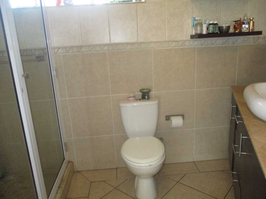 4 Bedroom Property for Sale in Oakdene Gauteng