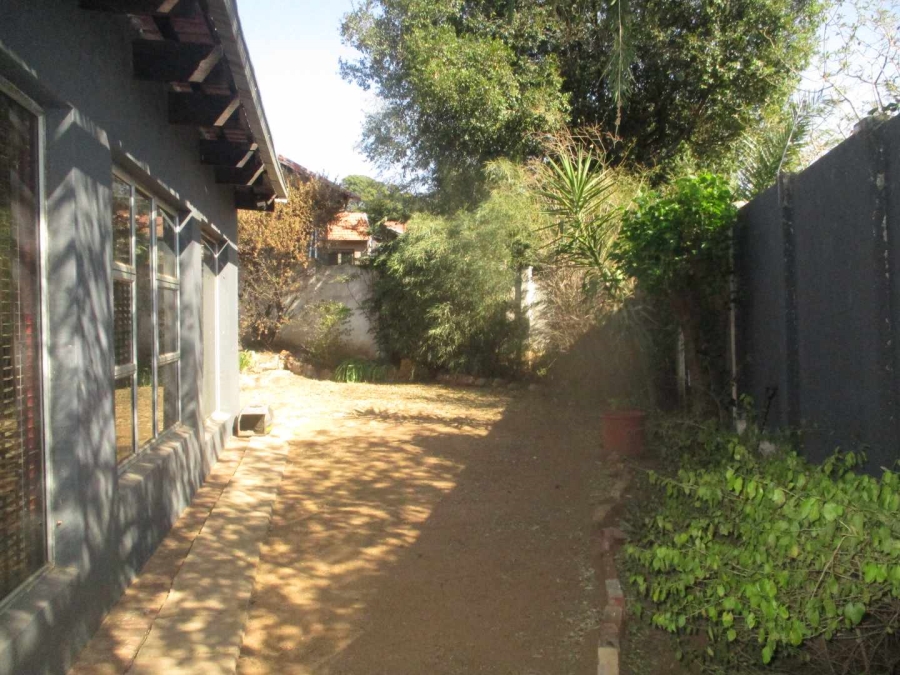 4 Bedroom Property for Sale in Oakdene Gauteng