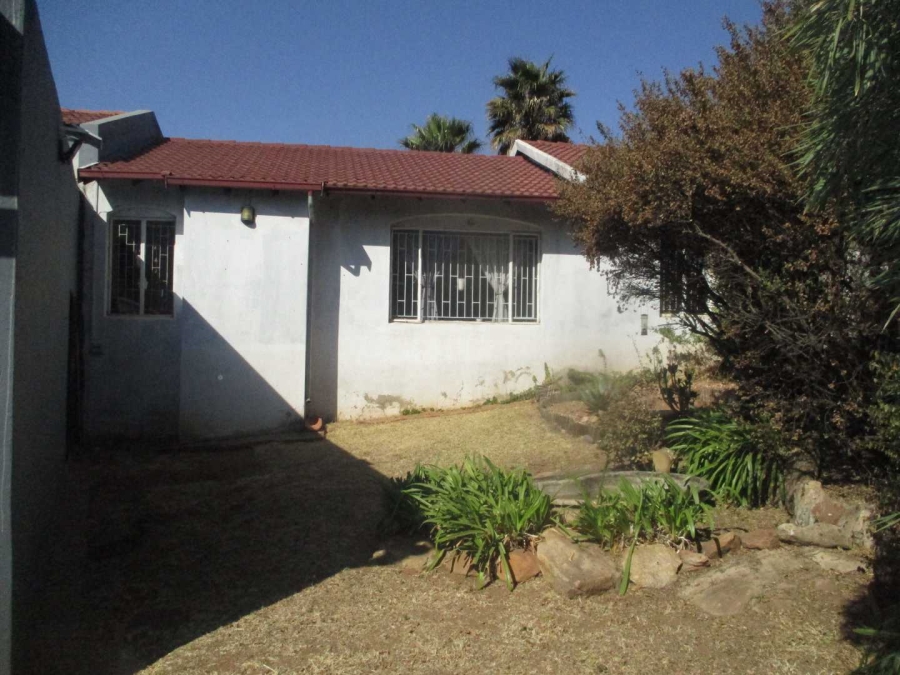 4 Bedroom Property for Sale in Oakdene Gauteng