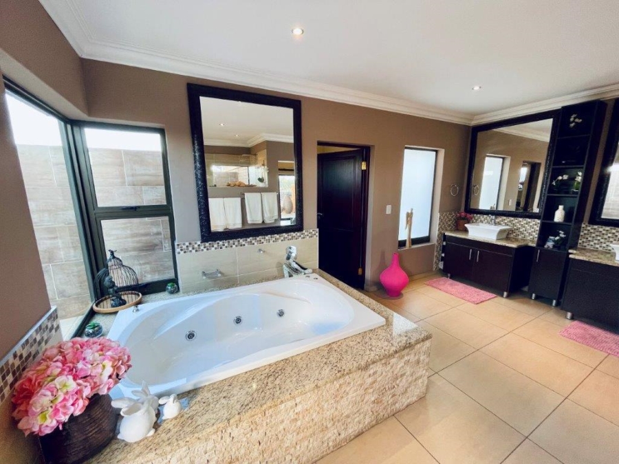 5 Bedroom Property for Sale in Meyersdal Nature Estate Gauteng