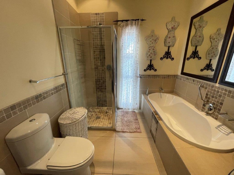 5 Bedroom Property for Sale in Meyersdal Nature Estate Gauteng