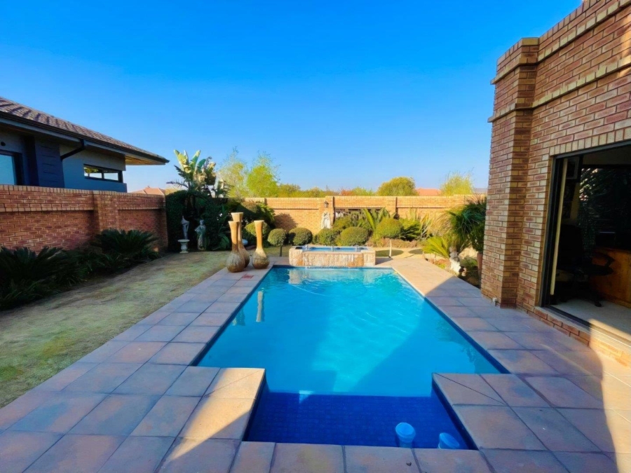 5 Bedroom Property for Sale in Meyersdal Nature Estate Gauteng