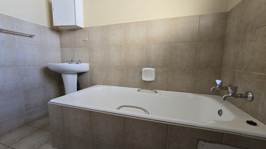 2 Bedroom Property for Sale in Denlee Gauteng