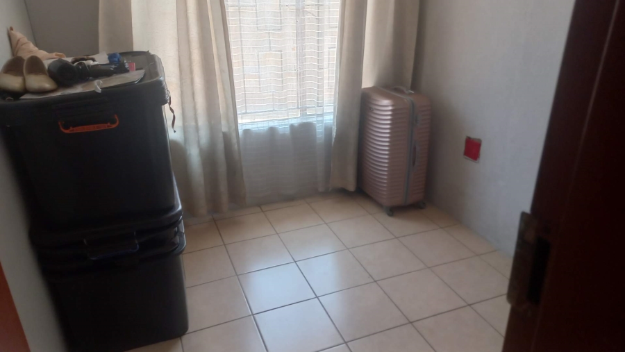 3 Bedroom Property for Sale in Roodekop Gauteng