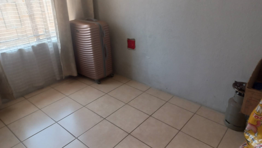 3 Bedroom Property for Sale in Roodekop Gauteng