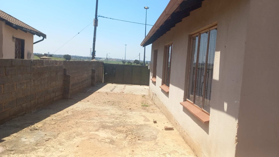 3 Bedroom Property for Sale in Roodekop Gauteng