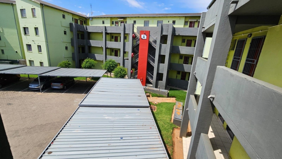 1 Bedroom Property for Sale in Fleurhof Gauteng