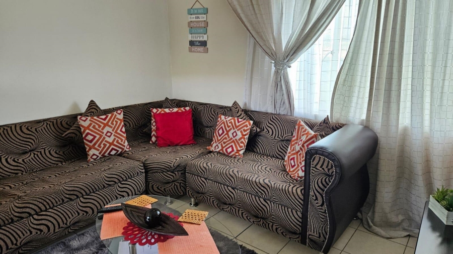 1 Bedroom Property for Sale in Fleurhof Gauteng