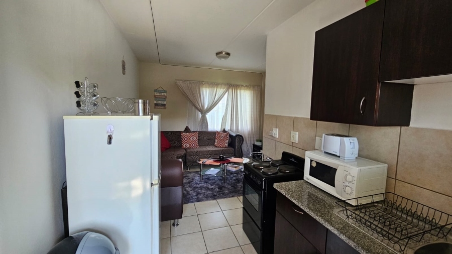 1 Bedroom Property for Sale in Fleurhof Gauteng