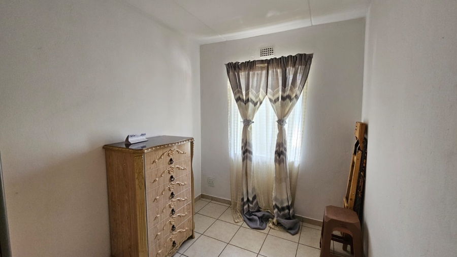 1 Bedroom Property for Sale in Fleurhof Gauteng