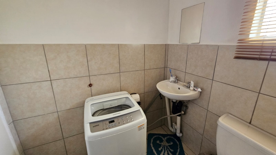 1 Bedroom Property for Sale in Fleurhof Gauteng