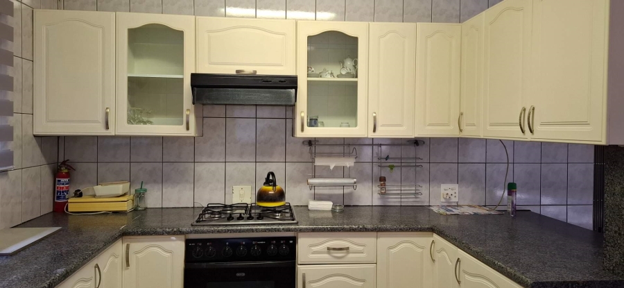 To Let 2 Bedroom Property for Rent in Brackenhurst Gauteng