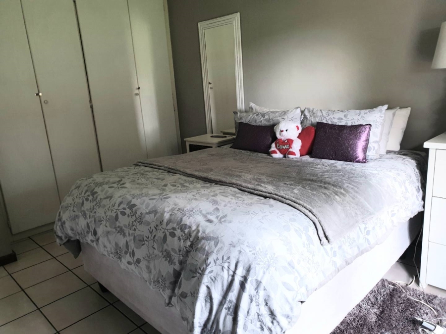 2 Bedroom Property for Sale in Die Wilgers Gauteng