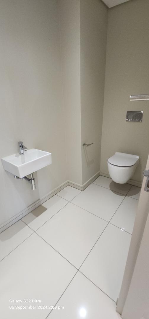 To Let 2 Bedroom Property for Rent in Rosebank Gauteng