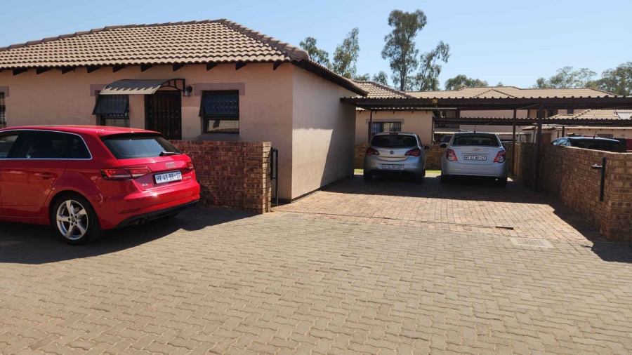 To Let 3 Bedroom Property for Rent in Chantelle Gauteng