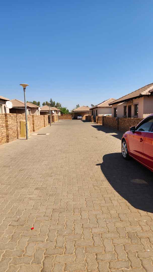 To Let 3 Bedroom Property for Rent in Chantelle Gauteng