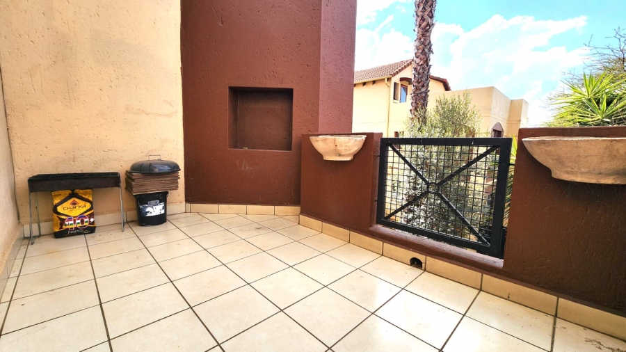 2 Bedroom Property for Sale in Bromhof Gauteng