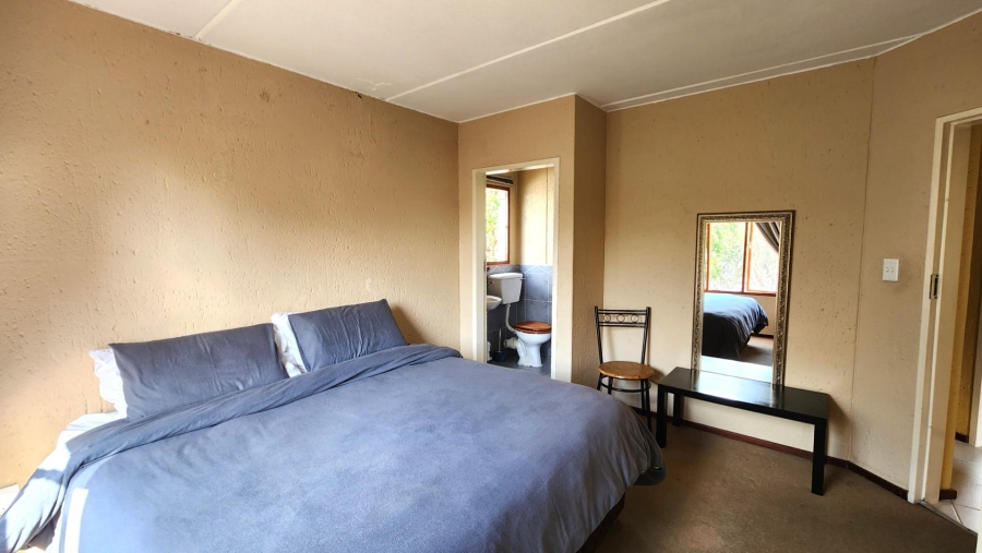 2 Bedroom Property for Sale in Bromhof Gauteng