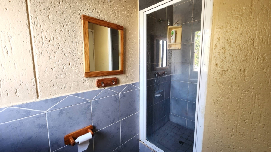 2 Bedroom Property for Sale in Bromhof Gauteng