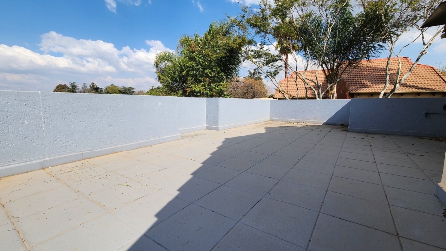 2 Bedroom Property for Sale in Bromhof Gauteng