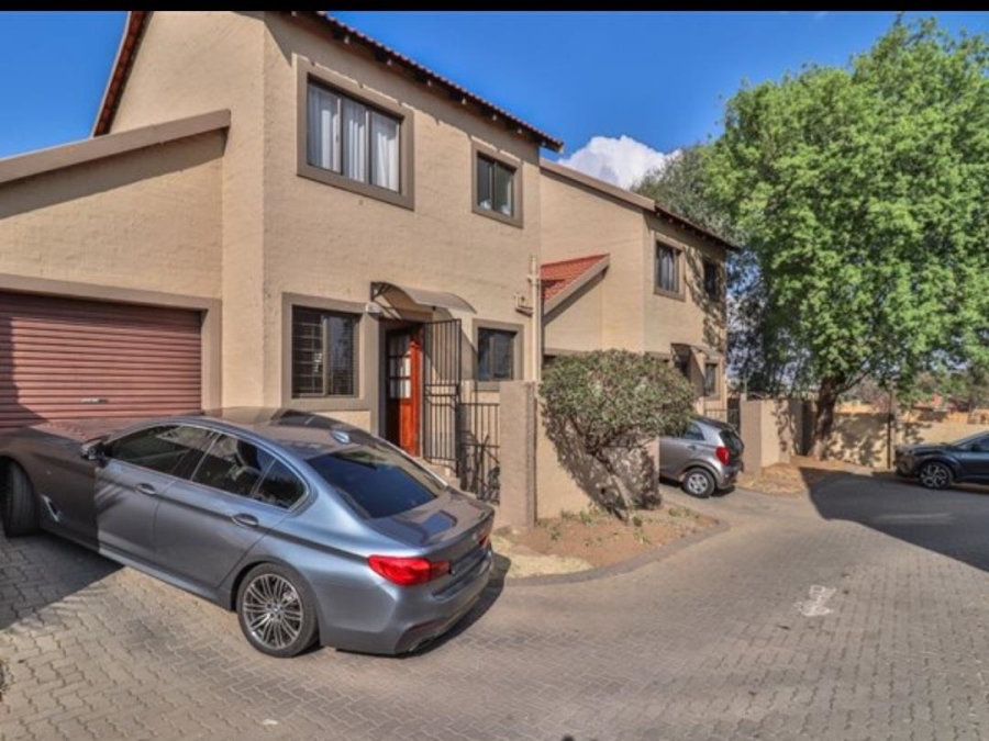 2 Bedroom Property for Sale in Halfway Gardens Gauteng