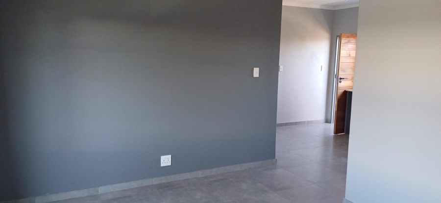 To Let 2 Bedroom Property for Rent in Linden Gauteng