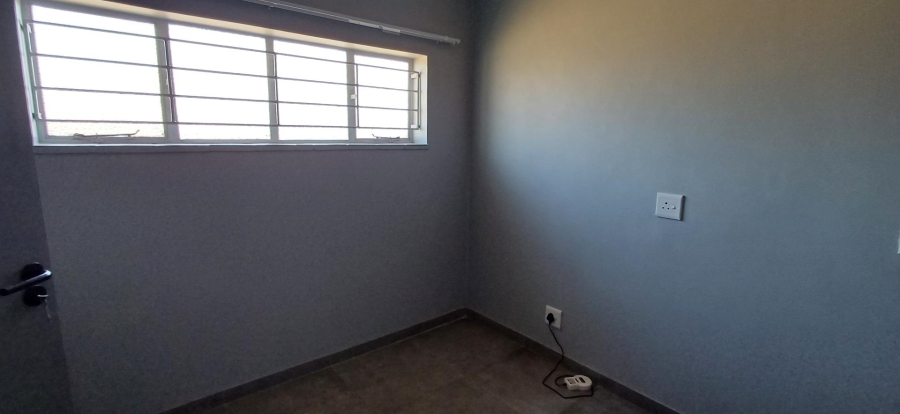 To Let 2 Bedroom Property for Rent in Linden Gauteng