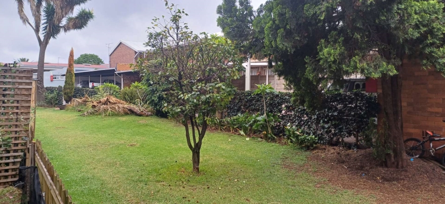 To Let 2 Bedroom Property for Rent in Linden Gauteng