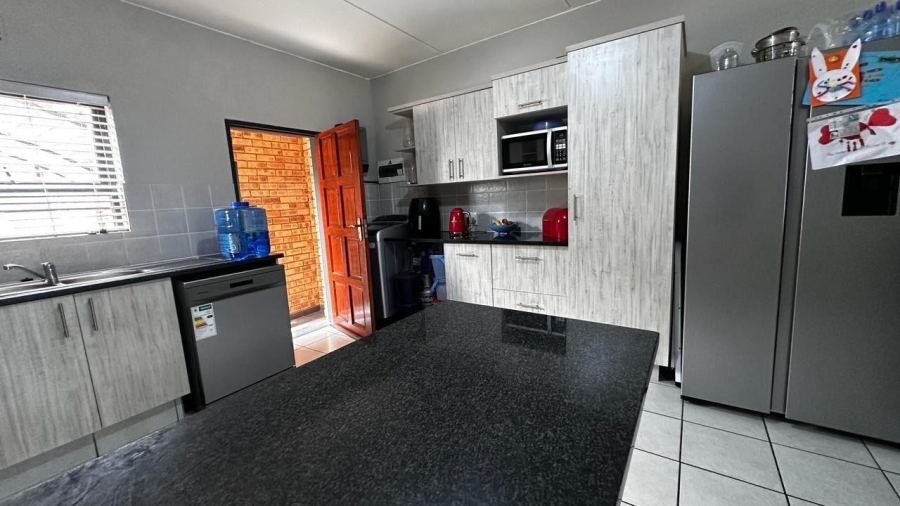 3 Bedroom Property for Sale in New Market Gauteng