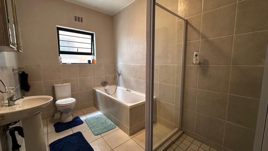 3 Bedroom Property for Sale in New Market Gauteng