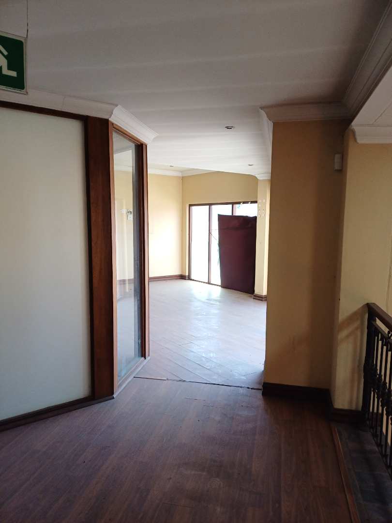 6 Bedroom Property for Sale in Wierdapark Gauteng