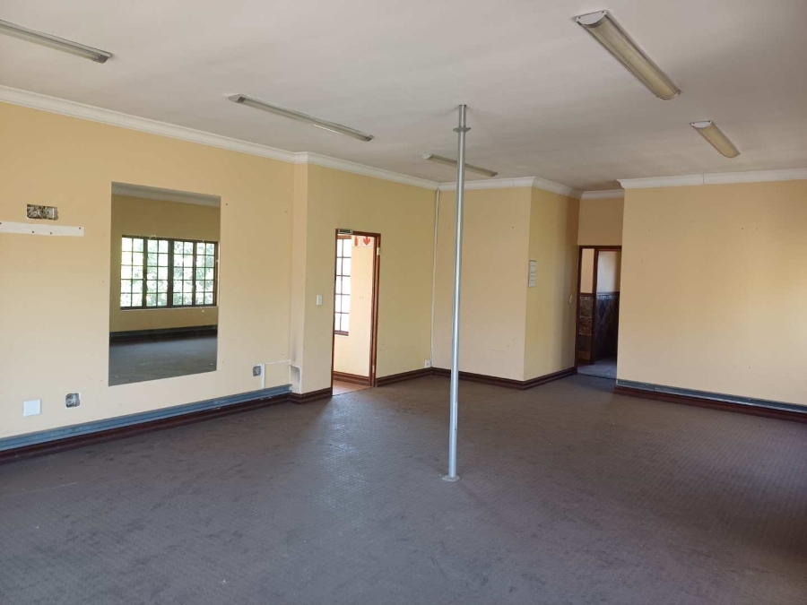 6 Bedroom Property for Sale in Wierdapark Gauteng