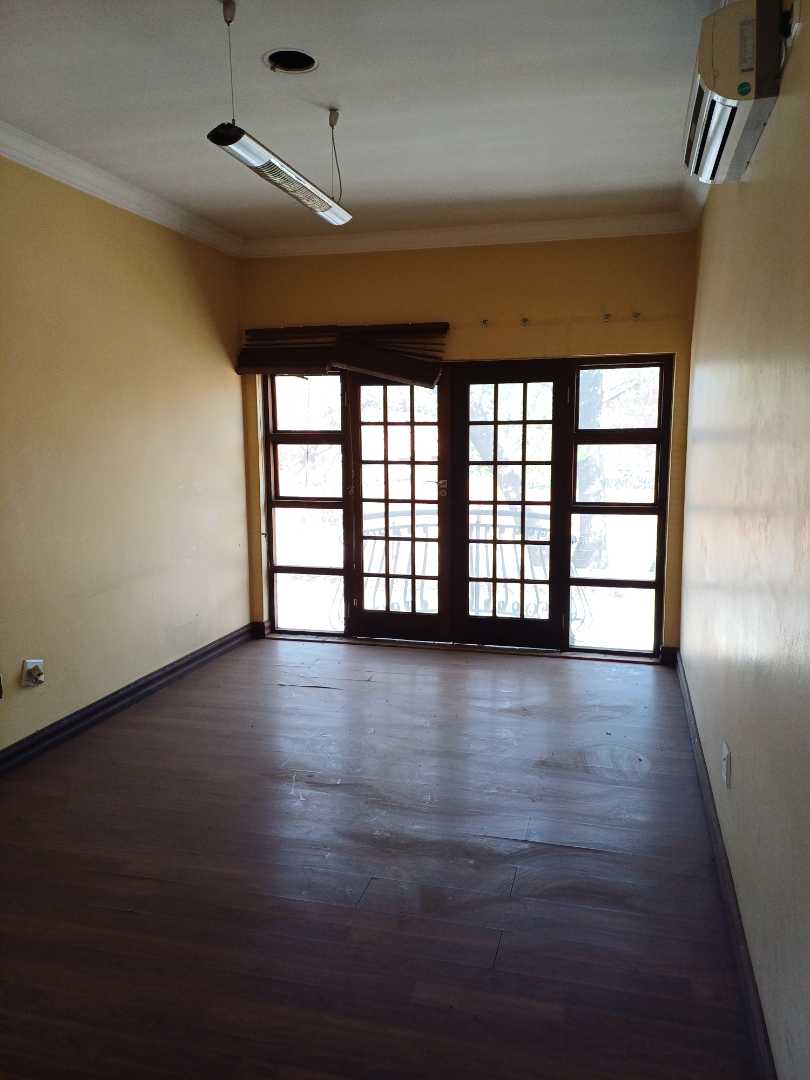 6 Bedroom Property for Sale in Wierdapark Gauteng