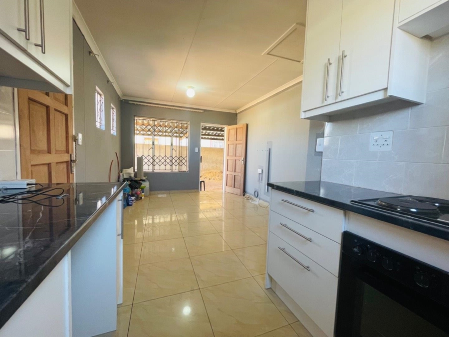 To Let 2 Bedroom Property for Rent in Protea Glen Gauteng